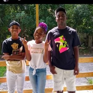 Meet your Posher, Deandre